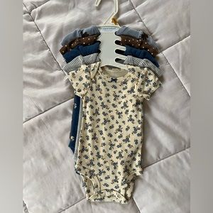 New born onesie set